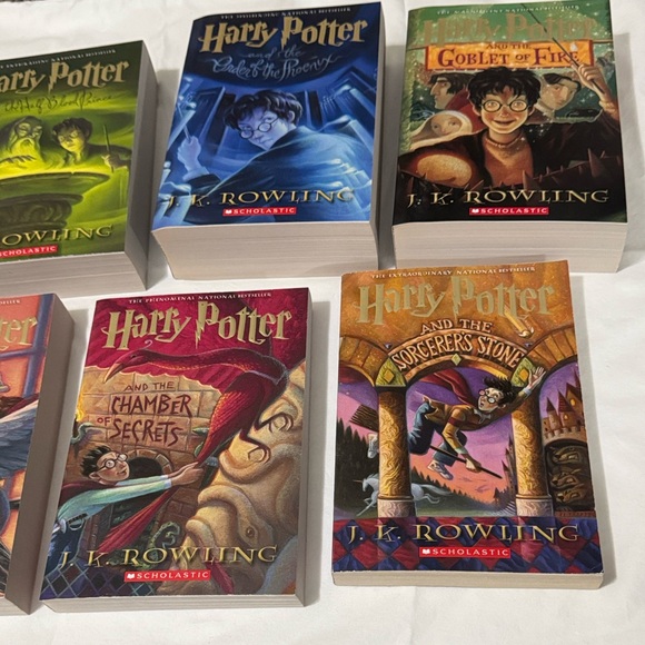 Harry Potter Complete Series Box Set Paperback with Colorful Covers - Picture 9 of 10